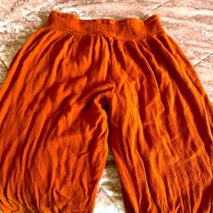 Woman’s gaucho flare pants